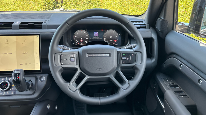 Land Rover Defender 3.0 D250 X-Dynamic SE 110 5dr Auto Diesel Estate - Image 15